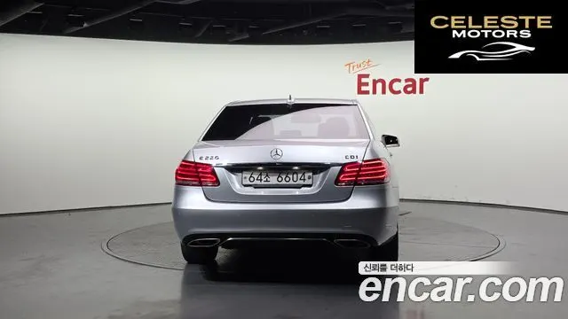 MERCEDES BENZ E-Classe W212 E220 CDI Avantgarde 2014 — photo 4 sur 20