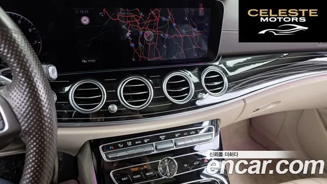 MERCEDES BENZ E-Classe W213 E400 4MATIC Exclusive 2017 — photo 14 sur 26