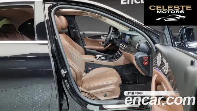 MERCEDES BENZ E-Classe W213 E300 4MATIC Avantgarde 2018 — photo 10 sur 20