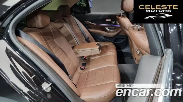 MERCEDES BENZ E-Classe W213 E300 4MATIC Avantgarde 2018 — photo 12 sur 20