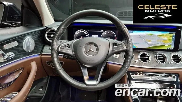 MERCEDES BENZ E-Classe W213 E300 4MATIC Avantgarde 2018 — photo 13 sur 20