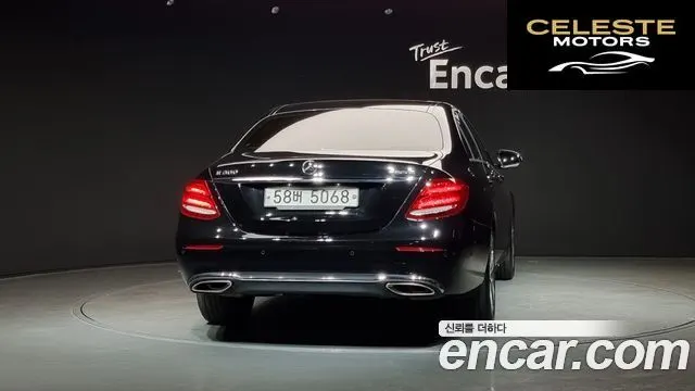 MERCEDES BENZ E-Classe W213 E300 4MATIC Avantgarde 2018 — photo 4 sur 20