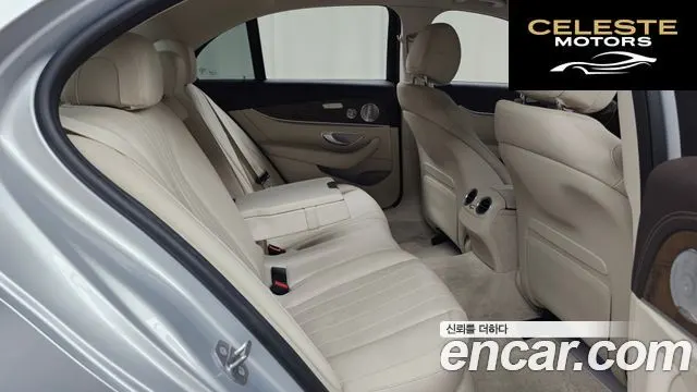 MERCEDES BENZ E-Classe W213 E300 4MATIC Exclusive 2018 — photo 12 sur 20
