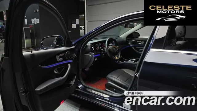 MERCEDES BENZ E-Classe W213 E220d 4MATIC Avantgarde 2018 — photo 11 sur 26