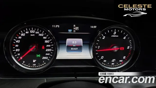 MERCEDES BENZ E-Classe W213 E220d 4MATIC Avantgarde 2018 — photo 8 sur 26
