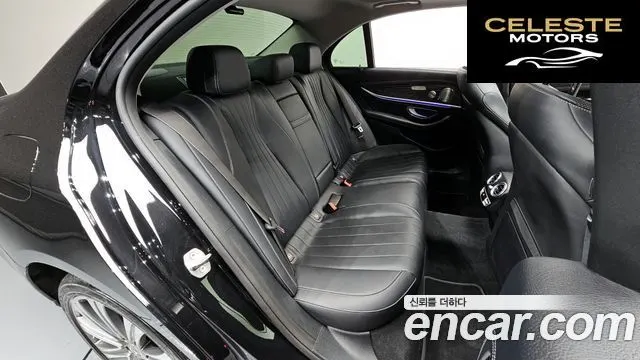 MERCEDES BENZ E-Classe W213 E400 4MATIC Exclusive 2017 — photo 12 sur 20