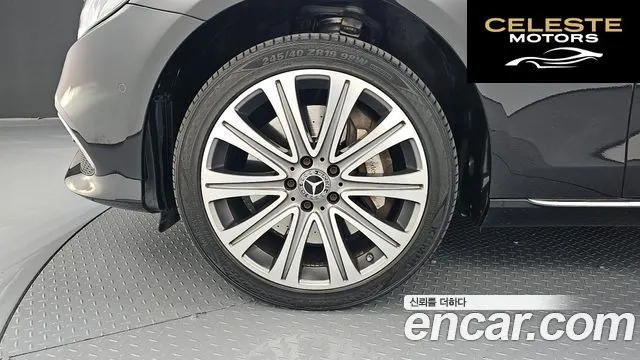 MERCEDES BENZ E-Classe W213 E400 4MATIC Exclusive 2017 — photo 5 sur 20
