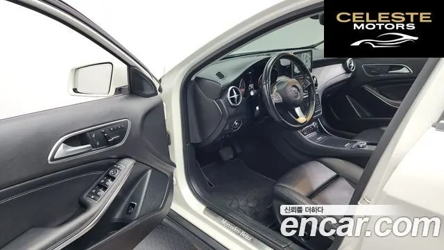 MERCEDES BENZ GLA-Classe X156 GLA200 d 4MATIC 2016 — photo 10 sur 20