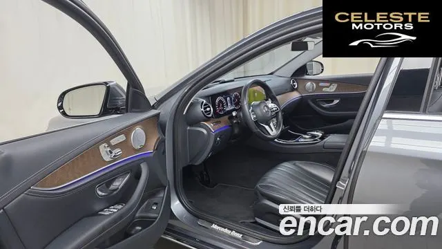 MERCEDES BENZ E-Classe W213 E300 4MATIC Exclusive 2019 — photo 13 sur 20