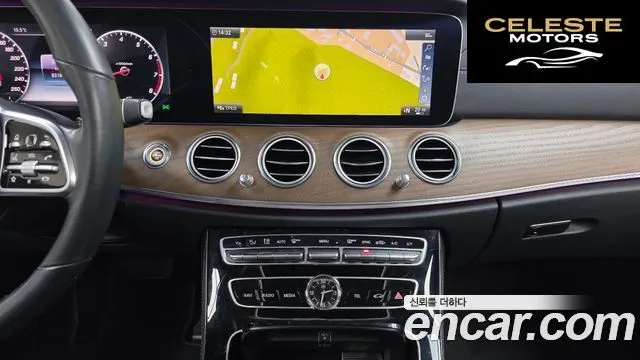 MERCEDES BENZ E-Classe W213 E300 4MATIC Exclusive 2019 — photo 15 sur 20