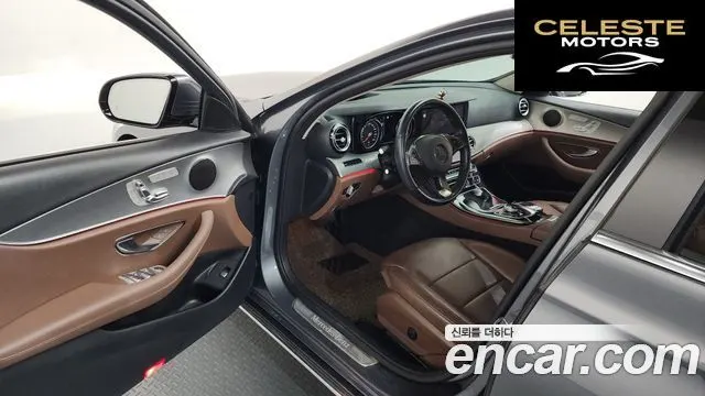 MERCEDES BENZ E-Classe W213 E200 Avantgarde 2017 — photo 10 sur 20