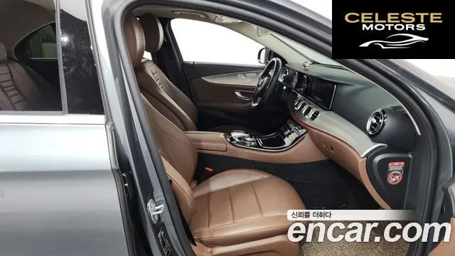 MERCEDES BENZ E-Classe W213 E200 Avantgarde 2017 — photo 11 sur 20