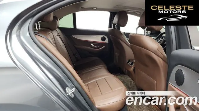 MERCEDES BENZ E-Classe W213 E200 Avantgarde 2017 — photo 12 sur 20