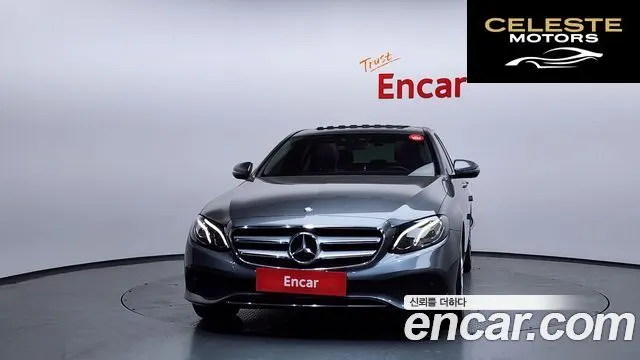 MERCEDES BENZ E-Classe W213 E200 Avantgarde 2017 — photo 3 sur 20