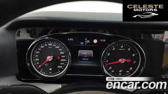 MERCEDES BENZ E-Classe W213 E200 Avantgarde 2017 — photo 8 sur 20