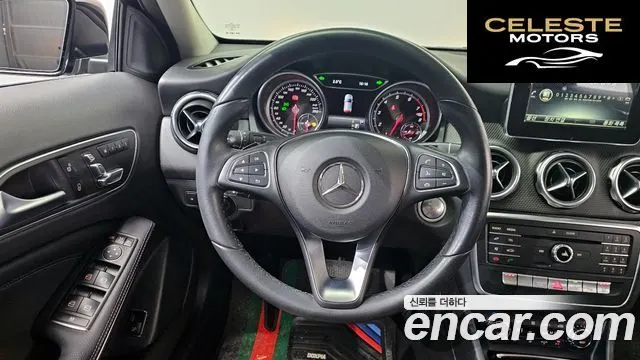 MERCEDES BENZ GLA-Classe X156 GLA220 2018 — photo 13 sur 20