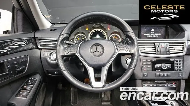 MERCEDES BENZ E-Classe W212 E300 Avantgarde 2013 — photo 13 sur 20