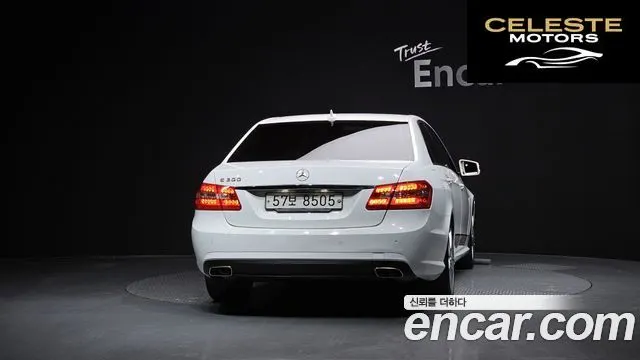 MERCEDES BENZ E-Classe W212 E300 Avantgarde 2013 — photo 4 sur 20