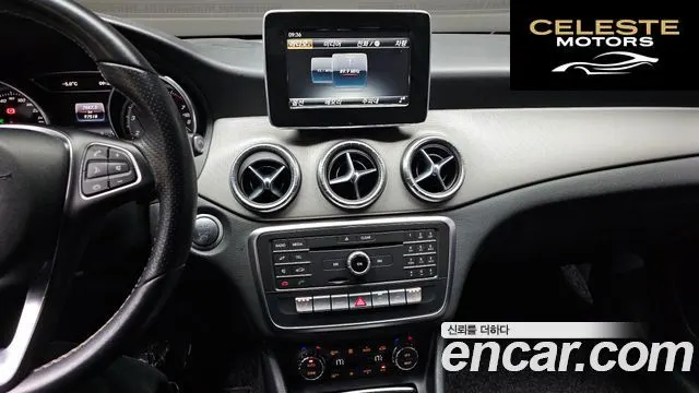MERCEDES BENZ CLA-Classe C117 CLA250 4MATIC 2017 — photo 17 sur 20