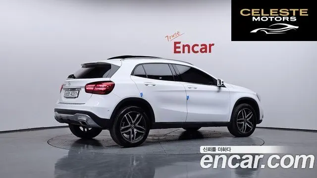 MERCEDES BENZ GLA-Classe X156 GLA220 Premium 2019 — photo 2 sur 20