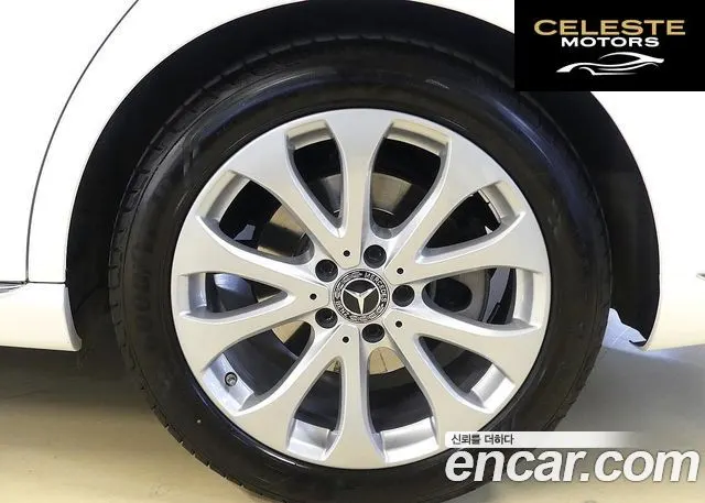 MERCEDES BENZ E-Classe W213 E300 Exclusive 2018 — photo 9 sur 26