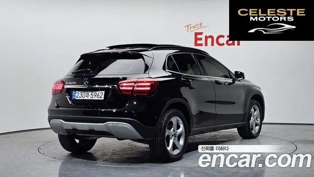 MERCEDES BENZ GLA-Classe X156 GLA220 2018 — photo 2 sur 20
