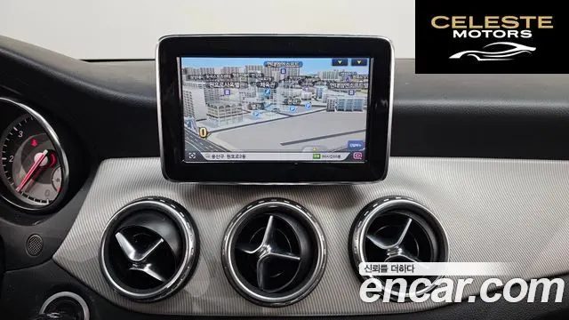 MERCEDES BENZ GLA-Classe X156 GLA200 CDI 4MATIC 2015 — photo 13 sur 20