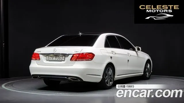 MERCEDES BENZ E-Classe W212 E220 CDI Avantgarde 2014 — photo 2 sur 20