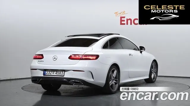 MERCEDES BENZ E-Classe W213 E220d Coupé 2019 — photo 2 sur 26
