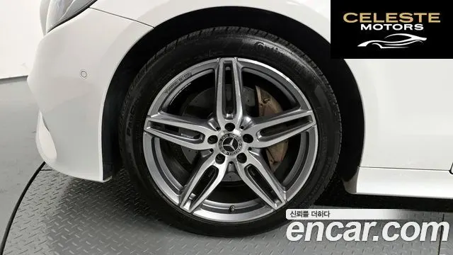 MERCEDES BENZ E-Classe W213 E220d Coupé 2019 — photo 5 sur 26