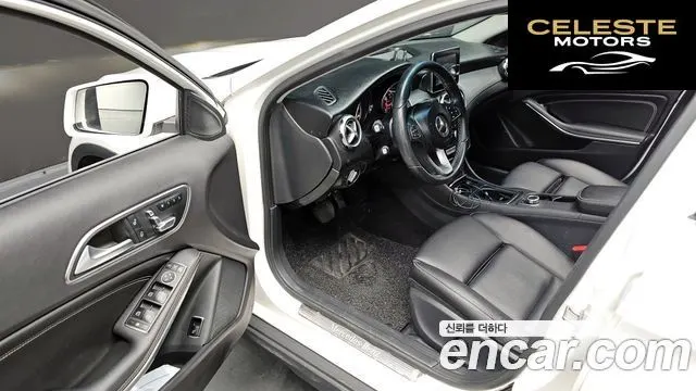 MERCEDES BENZ GLA-Classe X156 GLA220 Premium 2018 — photo 12 sur 20