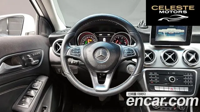 MERCEDES BENZ GLA-Classe X156 GLA220 Premium 2018 — photo 13 sur 20