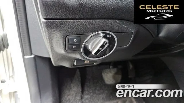 MERCEDES BENZ GLA-Classe X156 GLA220 Premium 2018 — photo 18 sur 20