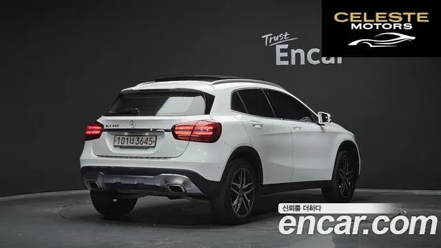 MERCEDES BENZ GLA-Classe X156 GLA220 Premium 2018 — photo 2 sur 20