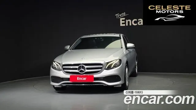 MERCEDES BENZ E-Classe W213 E200 Avantgarde 2017 — photo 3 sur 20