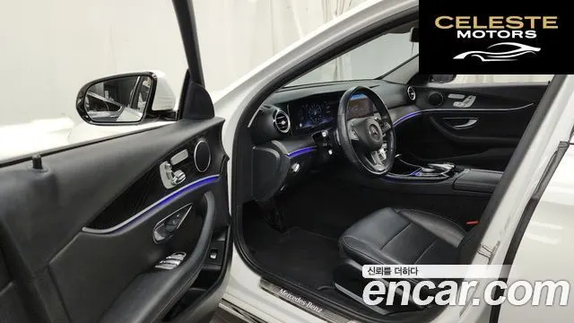 MERCEDES BENZ E-Classe W213 E300 Avantgarde 2017 — photo 10 sur 20
