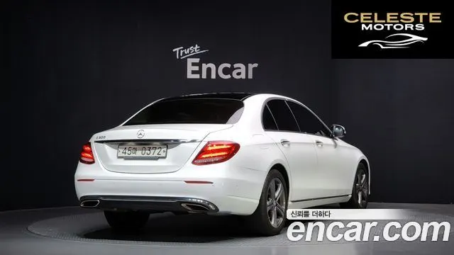 MERCEDES BENZ E-Classe W213 E300 Avantgarde 2017 — photo 2 sur 20