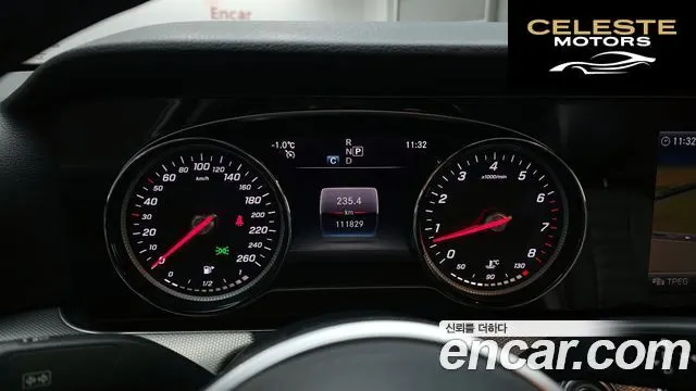 MERCEDES BENZ E-Classe W213 E300 Avantgarde 2019 — photo 8 sur 20