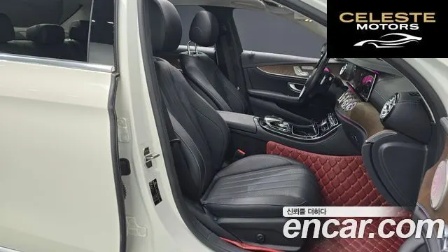 MERCEDES BENZ E-Classe W213 E300 4MATIC Exclusive 2017 — photo 10 sur 26