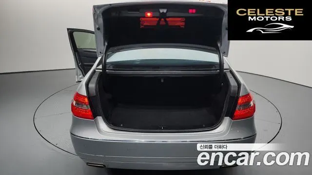 MERCEDES BENZ E-Classe W212 E350 2013 — photo 20 sur 20