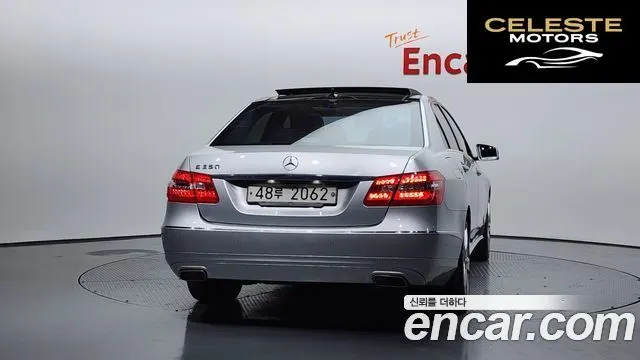 MERCEDES BENZ E-Classe W212 E350 2013 — photo 4 sur 20