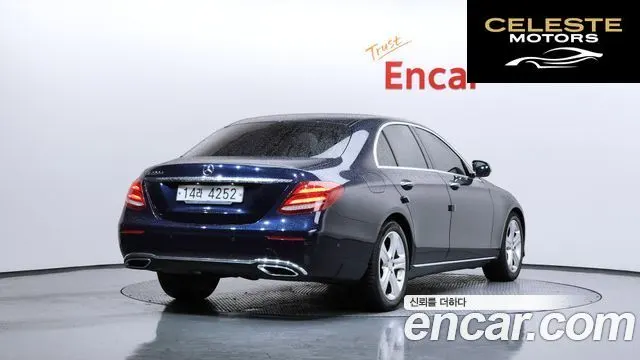 MERCEDES BENZ E-Classe W213 E220d Avantgarde 2017 — photo 2 sur 20