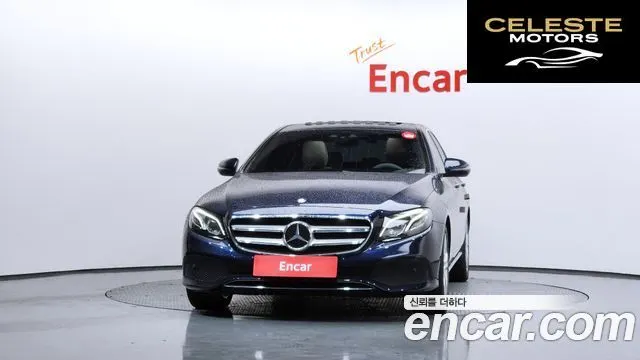 MERCEDES BENZ E-Classe W213 E220d Avantgarde 2017 — photo 3 sur 20