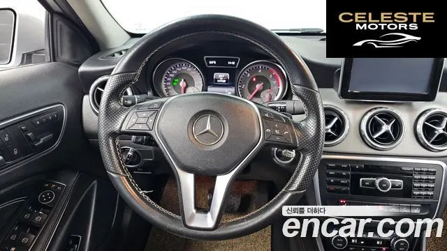 MERCEDES BENZ GLA-Classe X156 GLA200 CDI 2015 — photo 12 sur 24