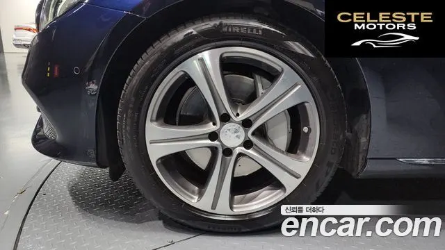 MERCEDES BENZ E-Classe W213 E300 Avantgarde 2019 — photo 5 sur 20