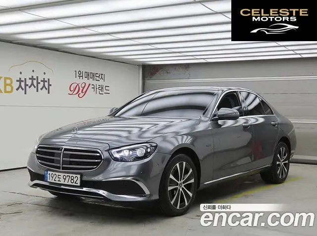 MERCEDES BENZ E-Classe W213 E300e 4MATIC Exclusive 2021 — photo 1 sur 26