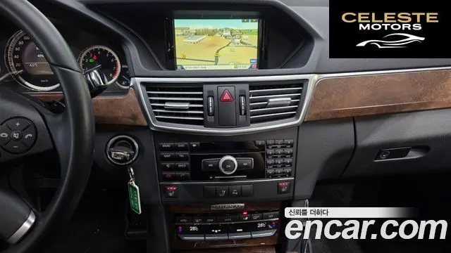 MERCEDES BENZ E-Classe W212 E300 2011 — photo 15 sur 20