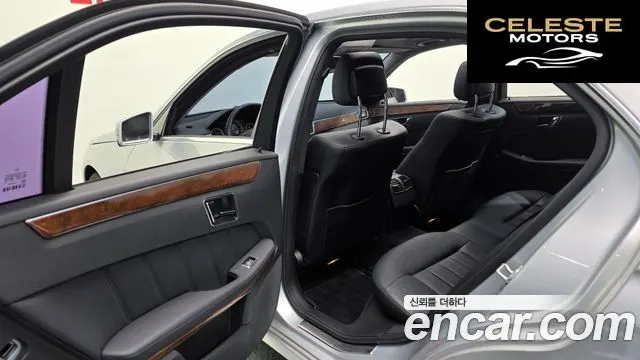MERCEDES BENZ E-Classe W212 E300 2011 — photo 18 sur 20