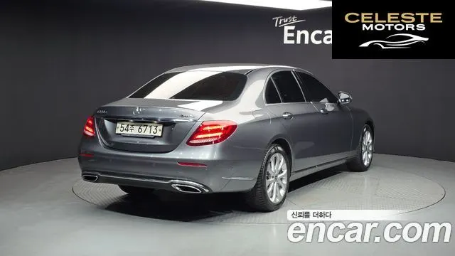 MERCEDES BENZ E-Classe W213 E220d Exclusive 2017 — photo 2 sur 20
