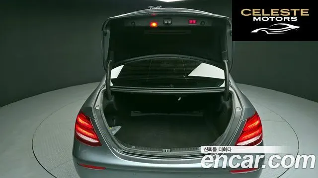 MERCEDES BENZ E-Classe W213 E220d Exclusive 2017 — photo 20 sur 20